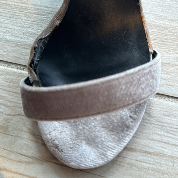 So Me Gracie Grey Velvet Lace-Up Heels with Ankle Ties and Chunky Block Heels - Picture 4 of 5